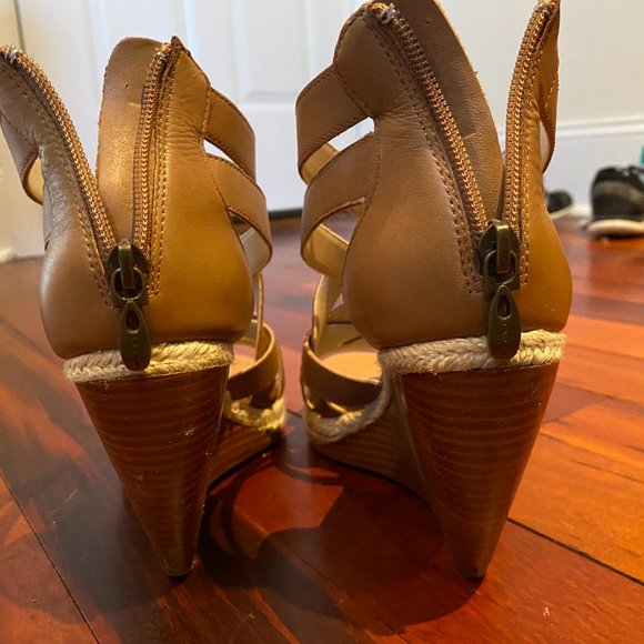 Tahari strappy wedges, sz. 8.5 - Picture 4 of 5